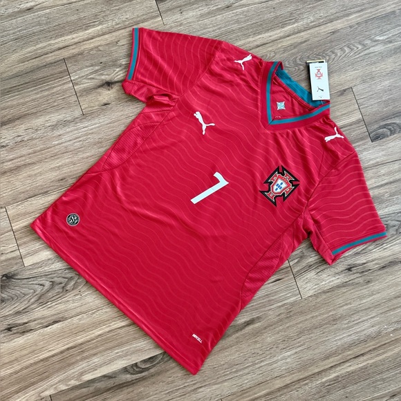Portugal National Team Soccer Jersey Cristiano Ronaldo 7 - Picture 5 of 6